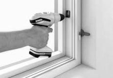 2 trous de fixation 4